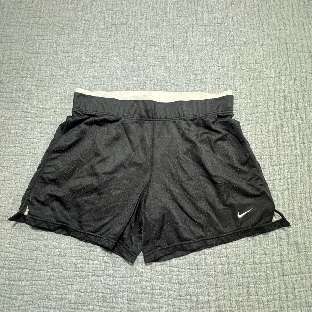 Vintage Y2K Nike Performance Medium Shorts Women’s 5” Inseam Athletic Black